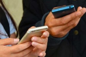 PROCON-RJ divulga cartilha para orientar consumidores sobre riscos e impactos das apostas online