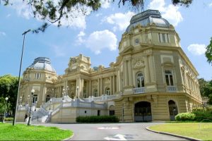 Governo do Estado institui Programa Salas Lilás nas delegacias e em unidades do IML