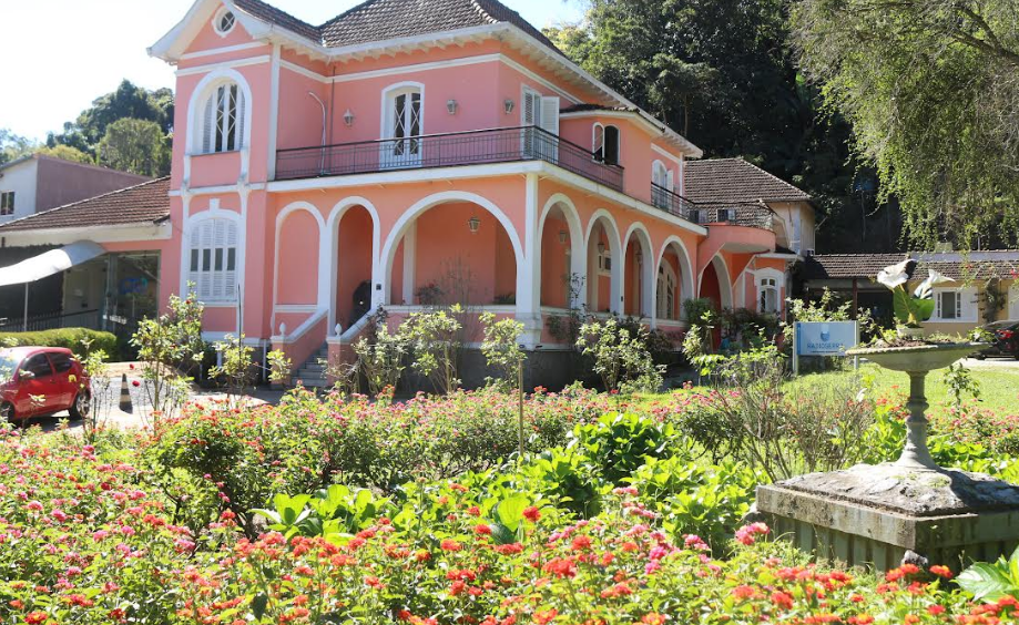Recursos para o CTO e 13 instituições sociais estão na conta da Prefeitura de Petrópolis desde 2025 e aguardam repasse