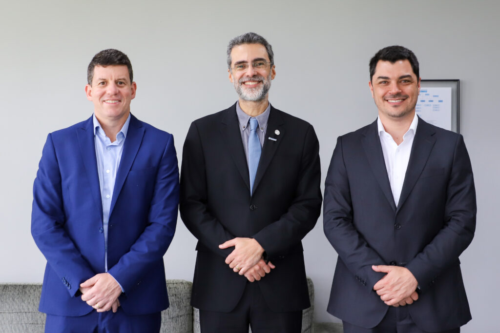Hingo Hammes discute parcerias estratégicas com LNCC para impulsionar ciência, inovação e prevenção de tragédias