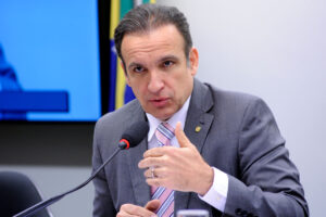 Deputado Hugo Leal alerta para aumento das mortes no trânsito e cobra avanço nas políticas de segurança viária