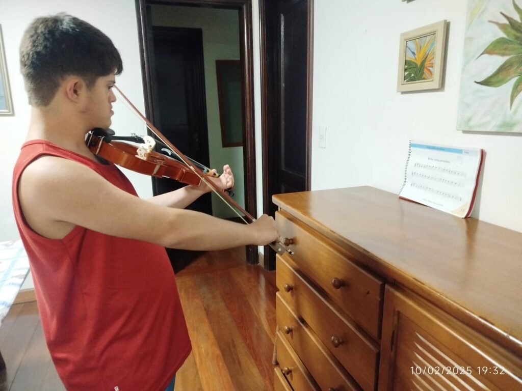Escola de Música Santa Cecília amplia inclusão e transforma a vida de alunos atípicos