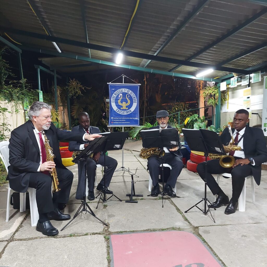 Escola de Música Santa Cecília abre série de concertos com Quarteto de Saxofones