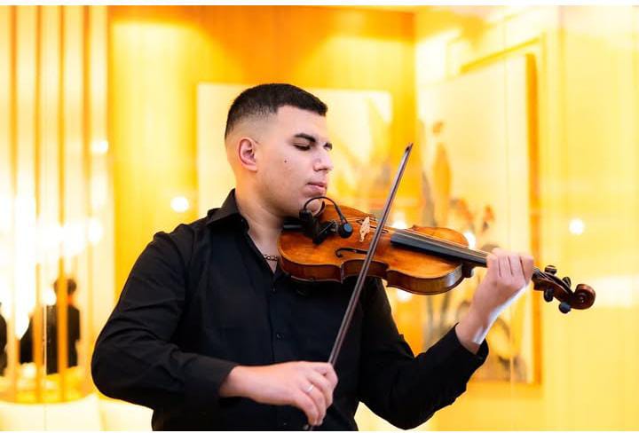 Concerto de violino no segundo evento da série Concertos Quinzenais da Escola de Música Santa Cecília