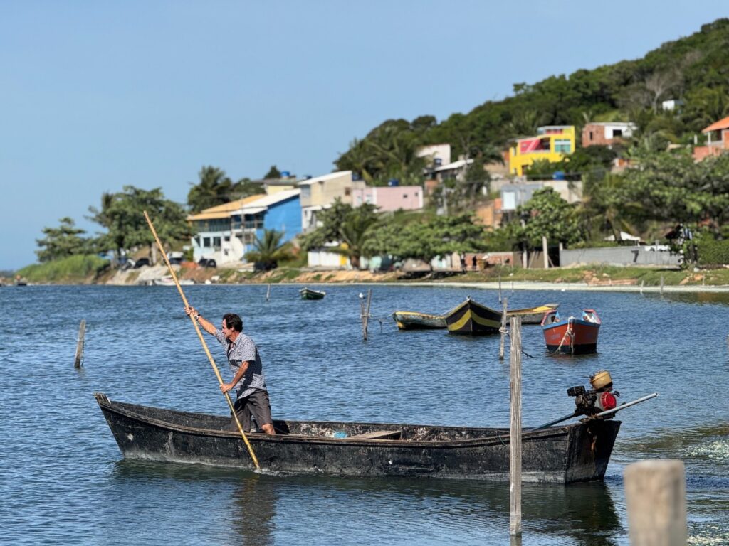 Deputados Yuri Moura e Henrique Vieira vistoriam Laguna de Araruama e convocam Audiência Pública na Alerj