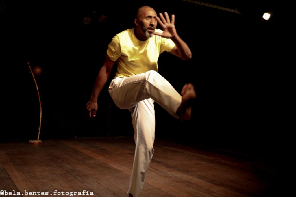 Teatro Reynaldo Chaves recebe neste domingo espetáculo de dança de Júlio Rocha e show de Gabriel Alves