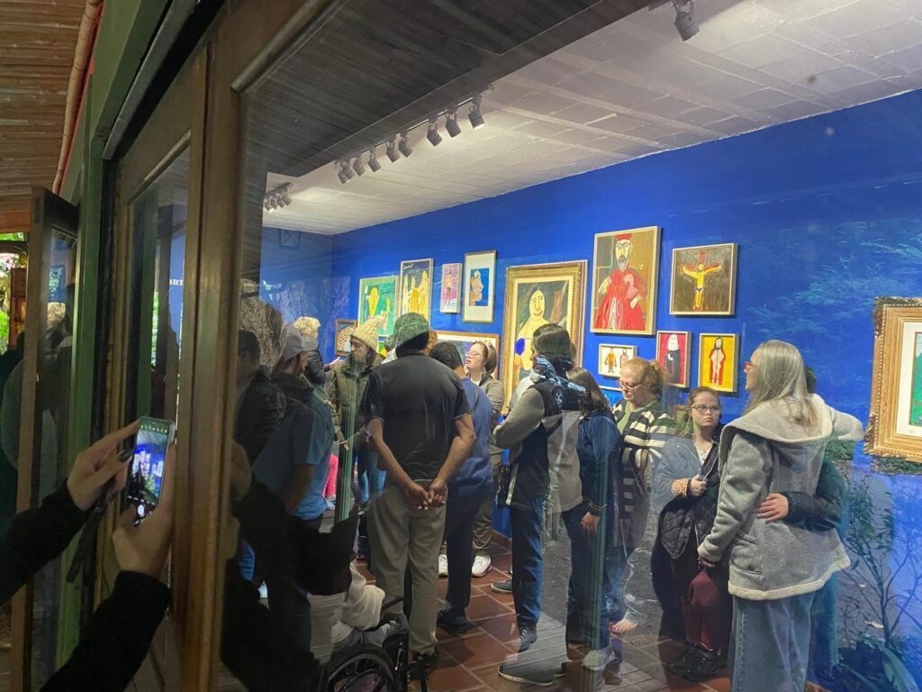 Exposição “Ateliê Arte Lavrinha” encerra temporada no Vale do Cuiabá, em Petrópolis, com grande público