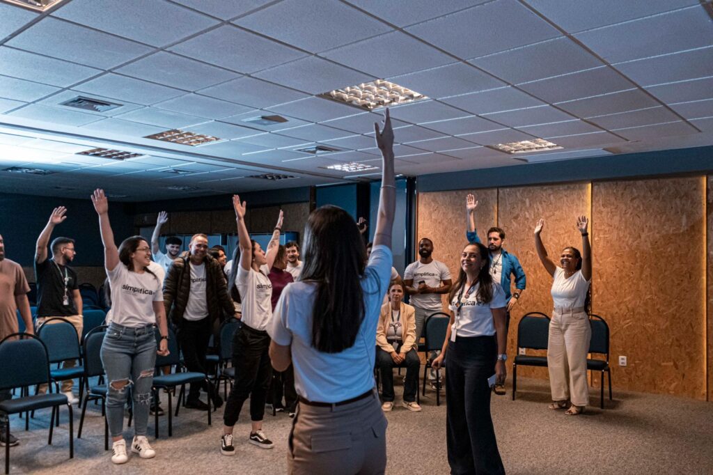Programa gratuito capacita mulheres de Petrópolis para trabalhar com vendas em tecnologia