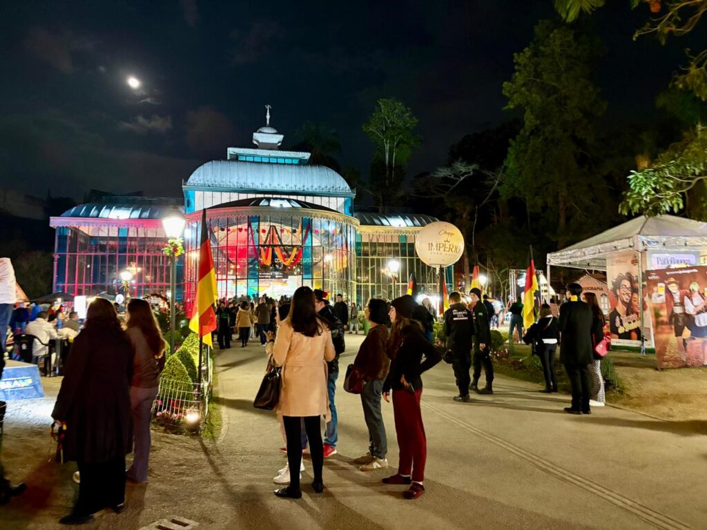 Inverno e aquecimento da agenda cultural impulsionam turismo e geração de empregos em Petrópolis