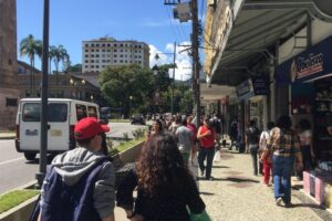 Fecomércio RJ orienta empresários sobre adaptação à escala 5×2