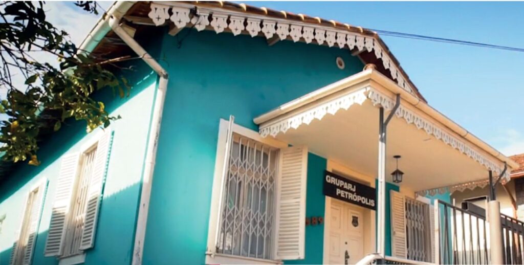 Instituto Gruparj Petrópolis reúne especialistas em reumatologia, pacientes e profissionais da saúde para discutir cuidados e avanços no tratamento das doenças reumáticas