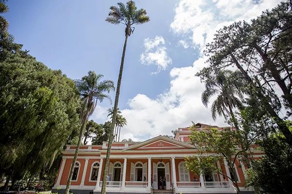 Casa da Princesa Isabel e Di Paola Criações Artísticas promovem manhã de autógrafos de livro sobre famílias alemãs no Rio de Janeiro no domingo