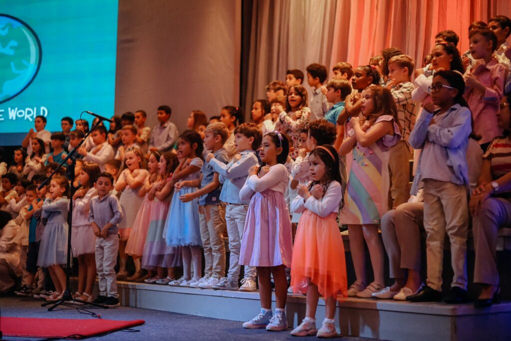 Cantata Kids do IPAE transforma Itaipava em quartel-general dos “Agentes Secretos do Natal” nesta quinta-feira