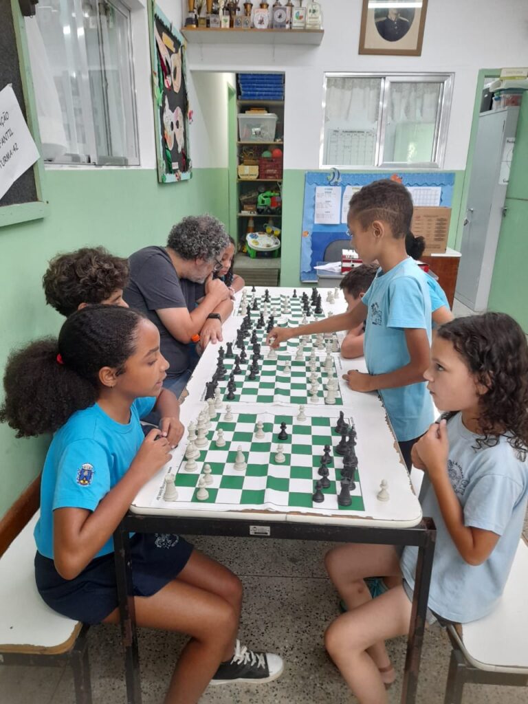 Torneio de Xadrez de Olho no Futuro: alunos da rede municipal integram programação promovida pela UERJ em Petrópolis