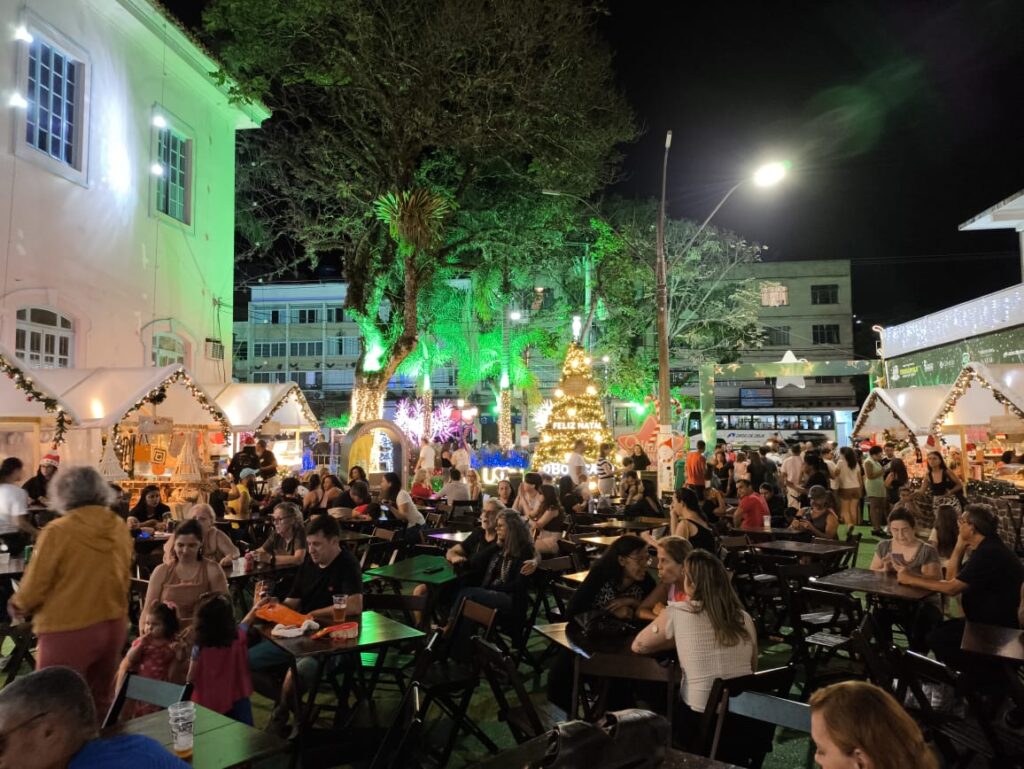 Teresópolis se transforma com espetáculo de luzes de Natal