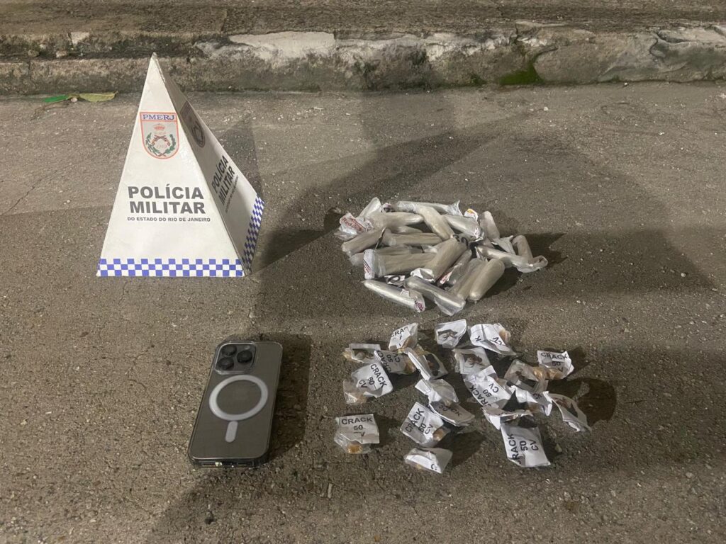Polícia Militar prende homem com drogas na Duarte da Silveira