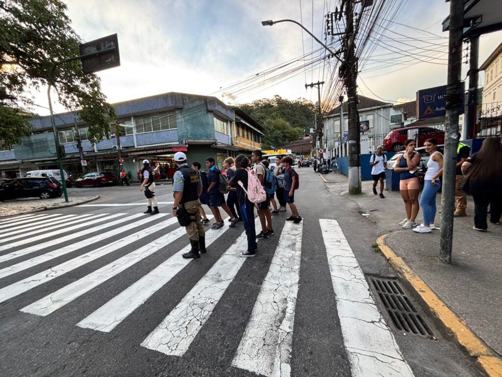 CPTrans intensifica fiscalização contra transporte escolar irregular em Petrópolis