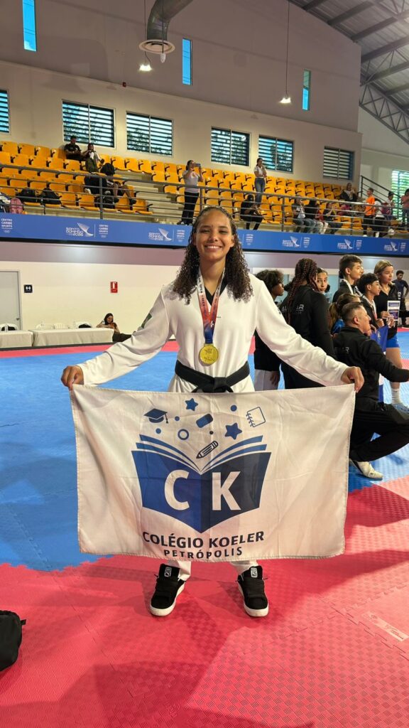 Angela Azevedo conquista ouro internacional e coloca Petrópolis no topo do taekwondo nas Américas