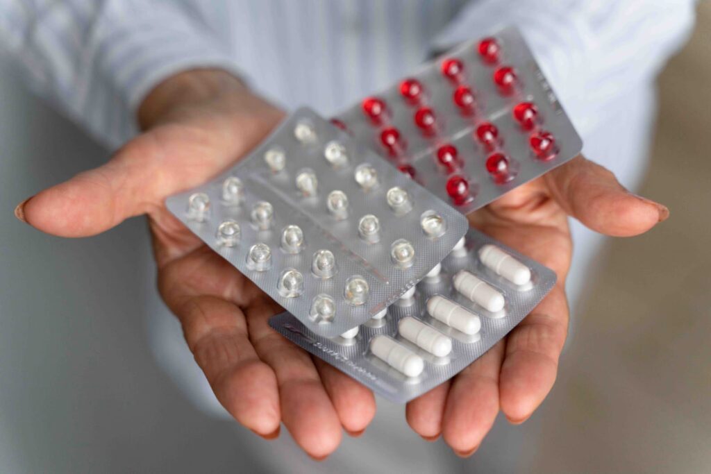 Uso irracional de medicamentos ainda preocupa e pode levar a riscos graves à saúde
