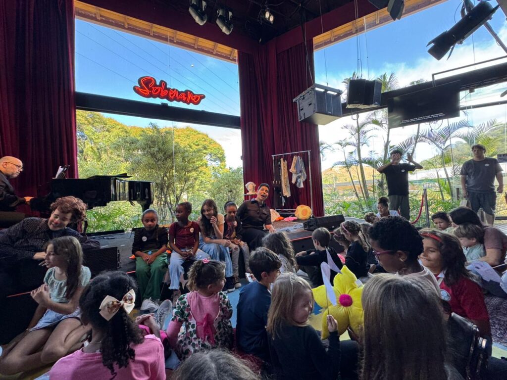Espetáculo inédito e inclusivo “Mãos à Ópera” é sucesso no Festival Soberaninho