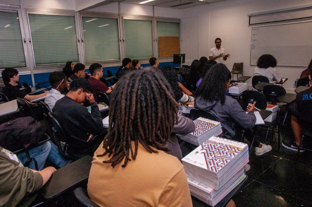 Curso Intensivo do Pré-Vestibular Social Cecierj abre mais de 5 mil vagas para todo estado