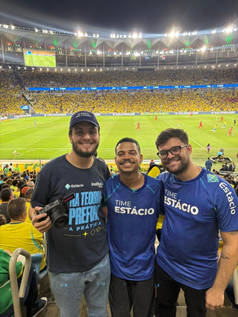 Universitários garantem experiência profissional no maior evento de Futebol do mundo