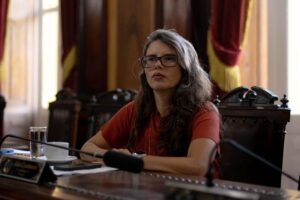 Vereadora Júlia aciona Procon após reclamações sobre planos anuais e fechamento da Vestcasa em Petrópolis