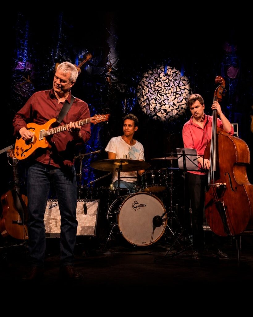 Semana com debates de economia criativa, jazz instrumental e tributo a Cartola em Itaipava