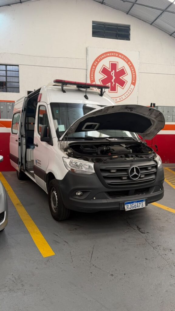 Vereador Léo França encontra 11 ambulâncias paradas durante fiscalização e denuncia colapso na frota de urgência