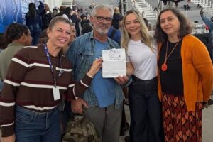 Prefeitura entrega aparelhos auditivos para 20 pacientes de Petrópolis