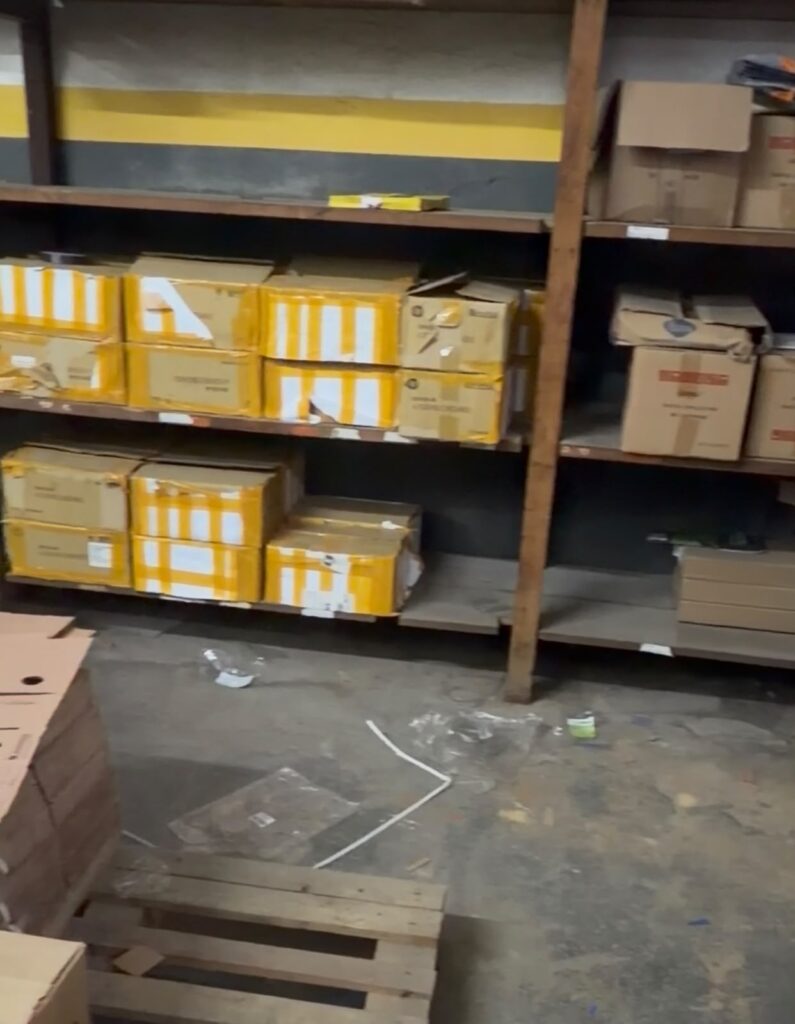Infestação de ratos flagrada em vistoria leva vereador Léo França a pedir a interdição imediata do Almoxarifado Central da Saúde