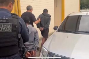 Ação integrada da polícia apreende dois adolescentes com drogas na comunidade do Neylor