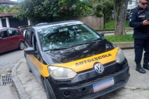 GCM apreende veículo de autoescola de Bangu, com restrição de circulação e em péssimo estado de conservação
